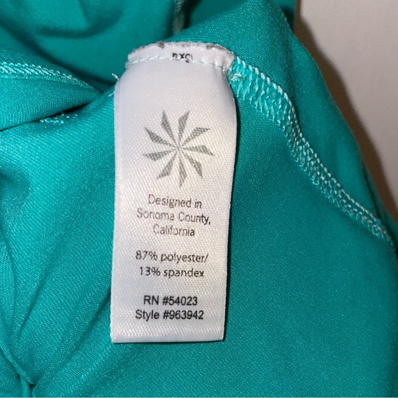 ATHLETA TURQUOISE MEDIUM WORKOUT TOP. - Picture 5 of 6